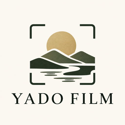 YADO FILM 山・川・太陽をカメラのフレームで囲んだロゴ